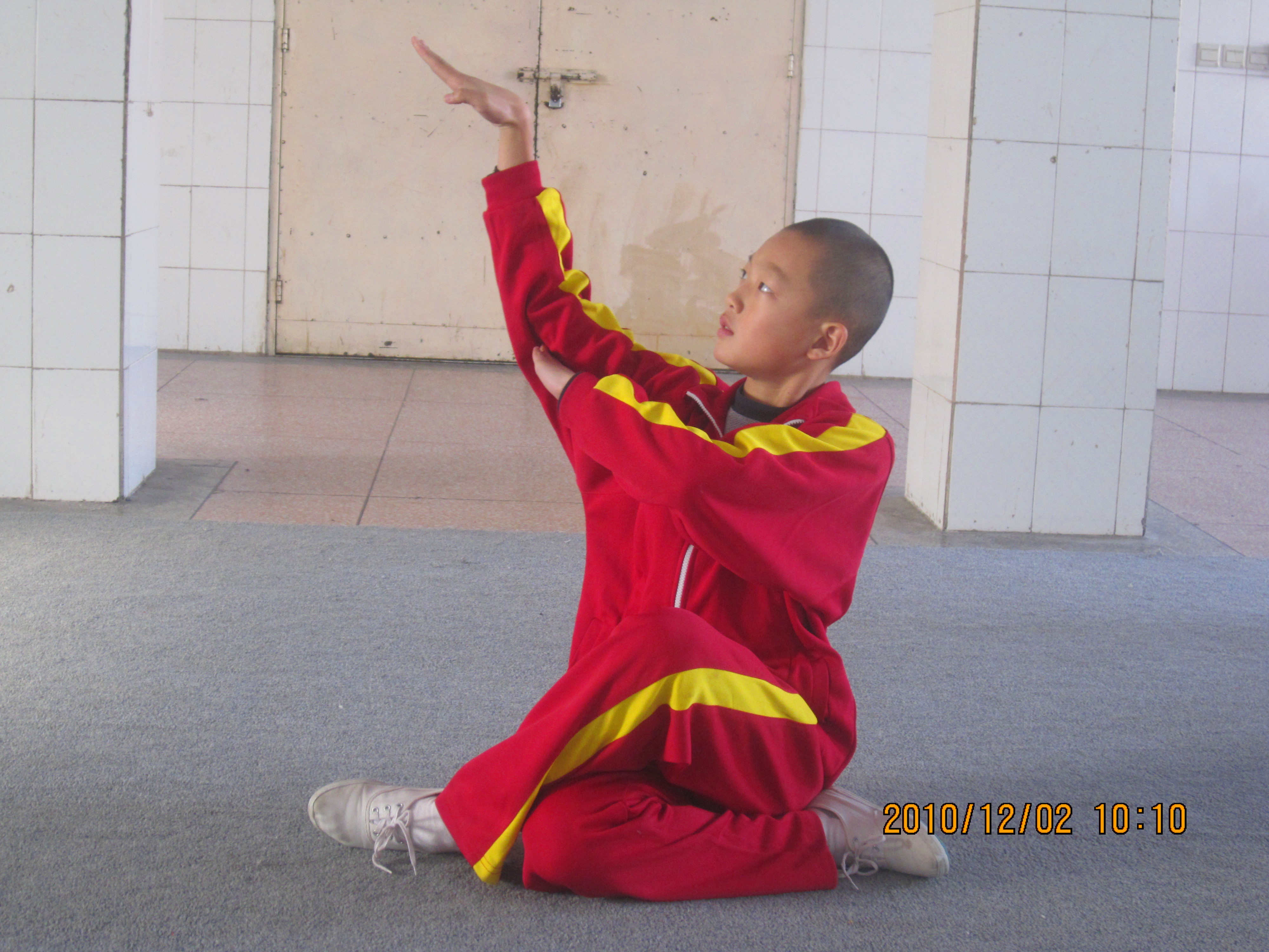 “功夫冠军”闯军营：央视《军事纪实》栏目专